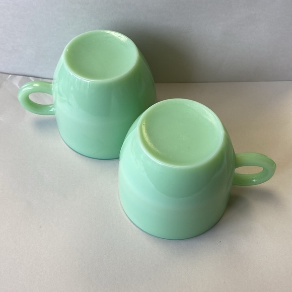 Vintage Pair of Reproduction Jadite Cups and Saucers from Cracker Barrel - Picture 7 of 11